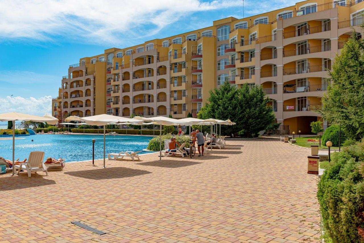 Menada Grand Resort Apartments Aheloy Exterior foto