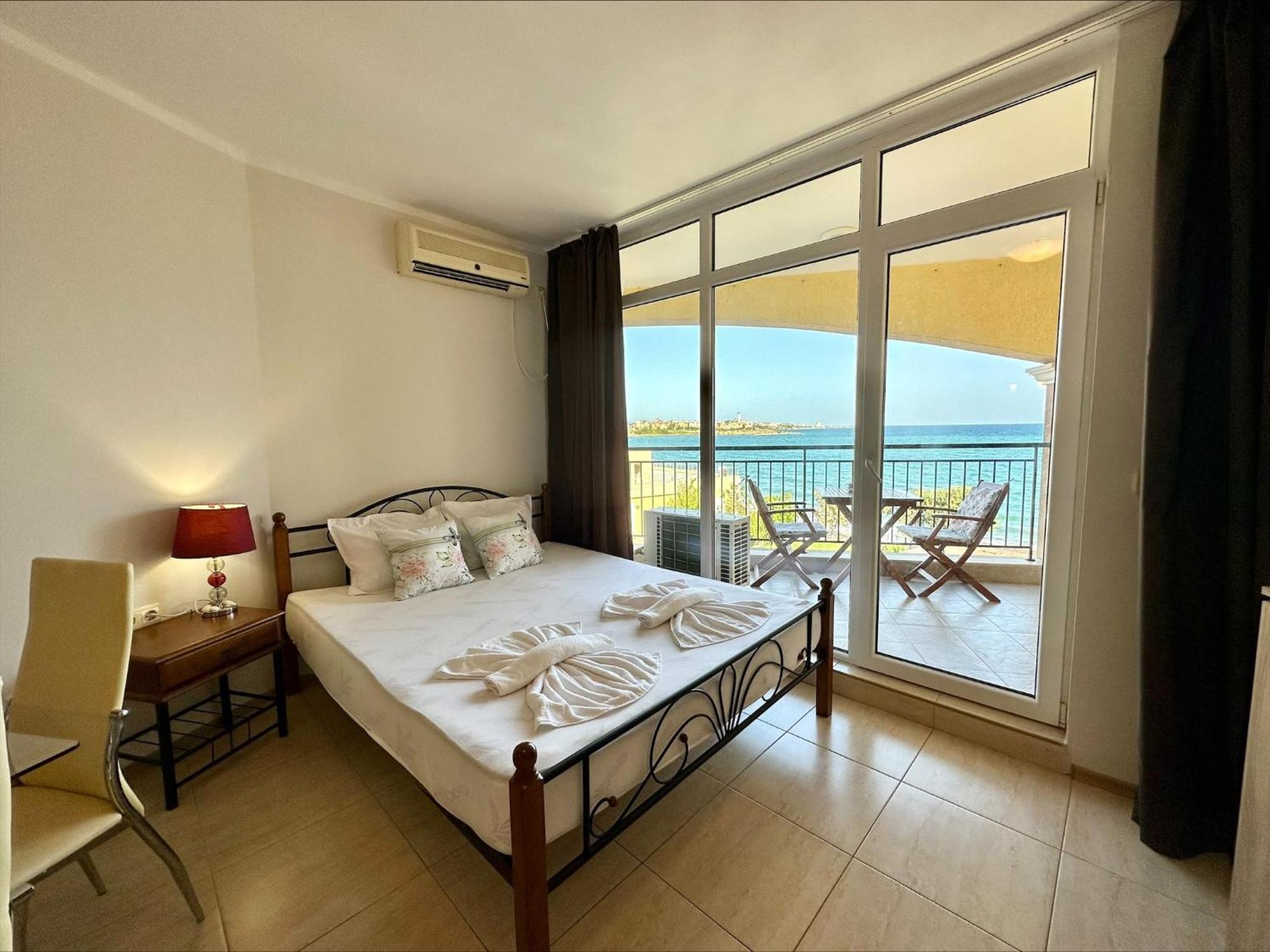 Menada Grand Resort Apartments Aheloy Quarto foto
