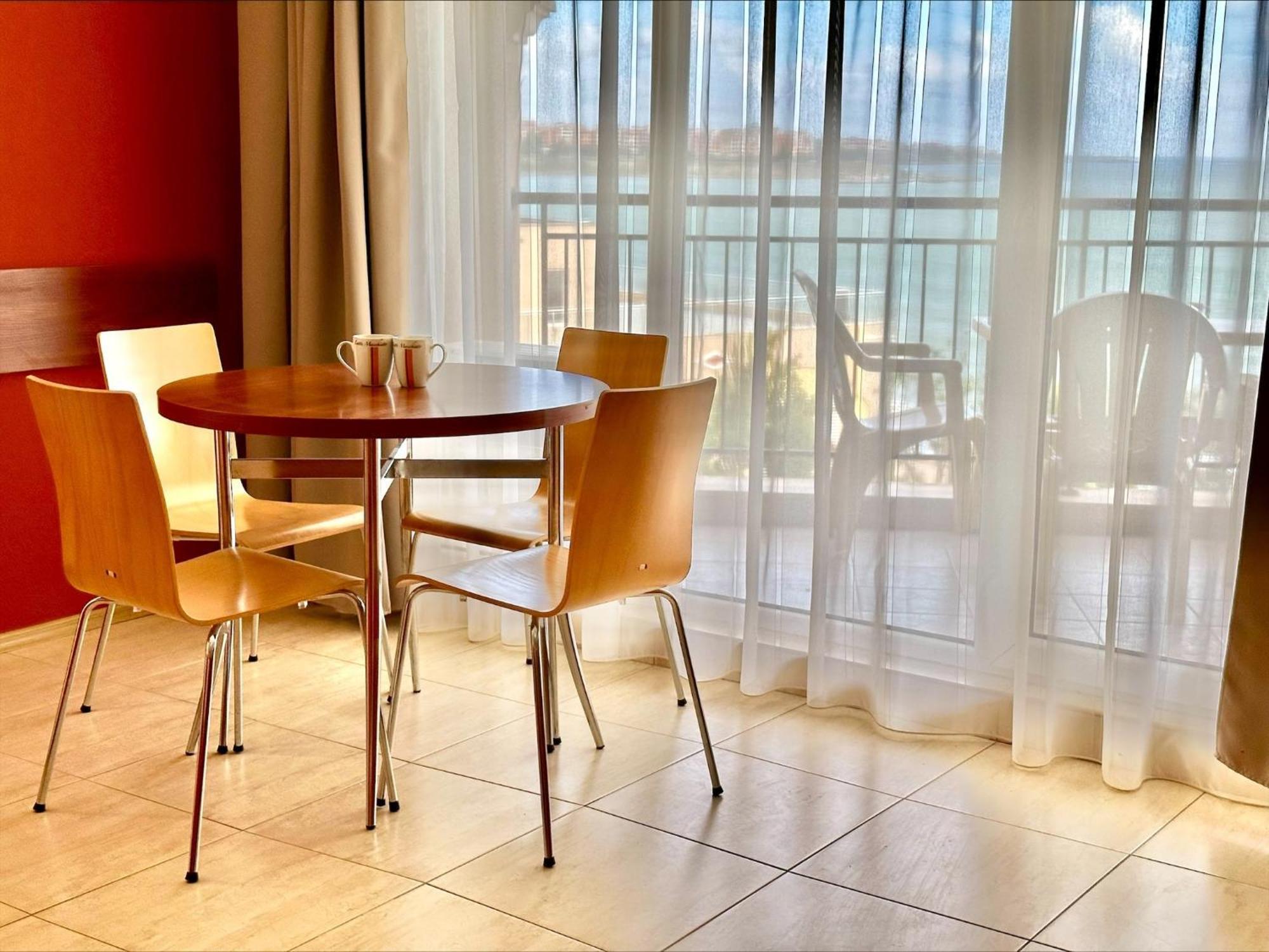 Menada Grand Resort Apartments Aheloy Quarto foto